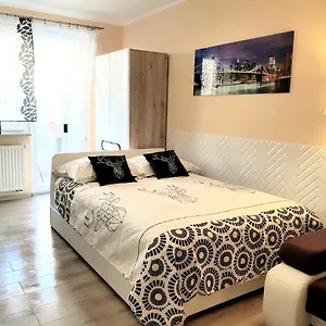 Glamour Downtown Balcony Apartament